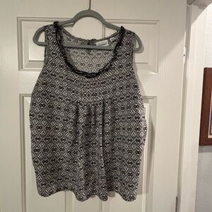 Avenue Black and White Geometric Blouse